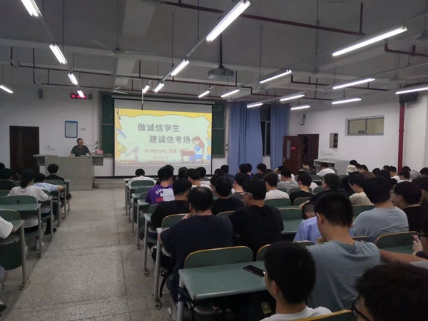 周清.jpg