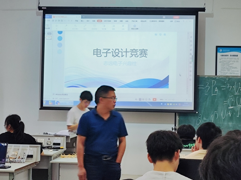 UbRx_1684983214420083711.jpg