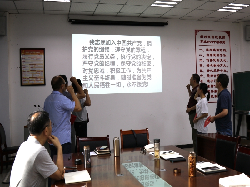 QcNC_1685967595544036044.jpg