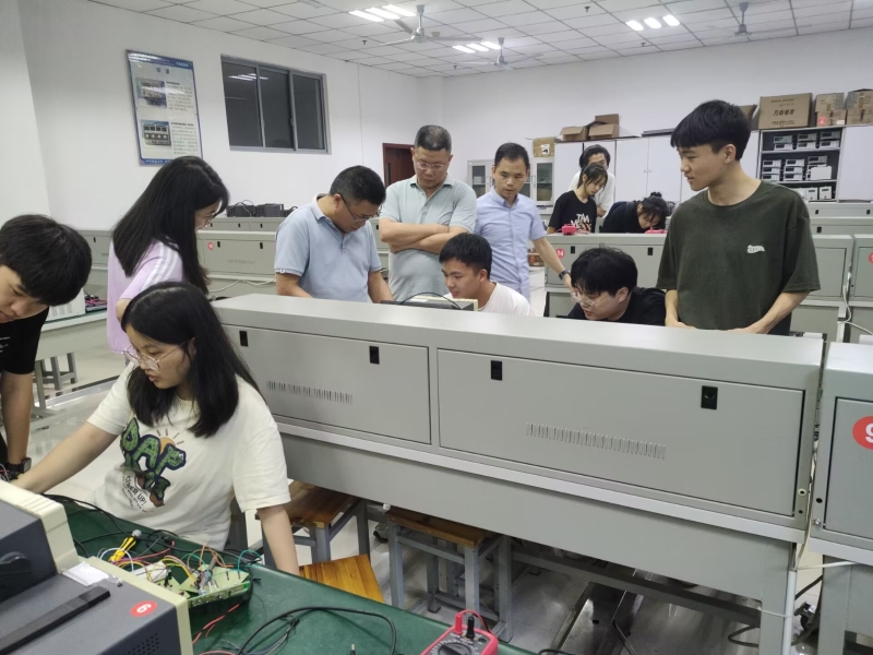 sQDl_1687922628532009507.jpg