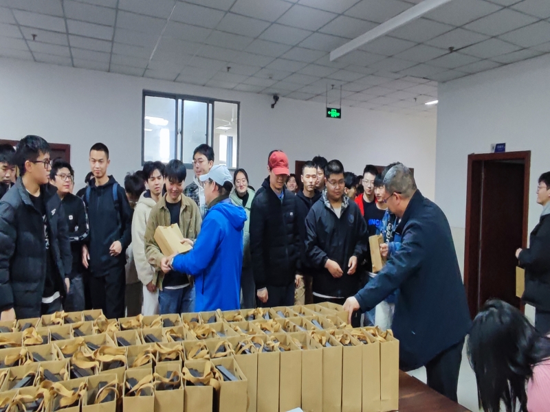 EtIf_1701250080031039510.jpg